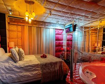 Hotel Priamos - Athens - Bedroom