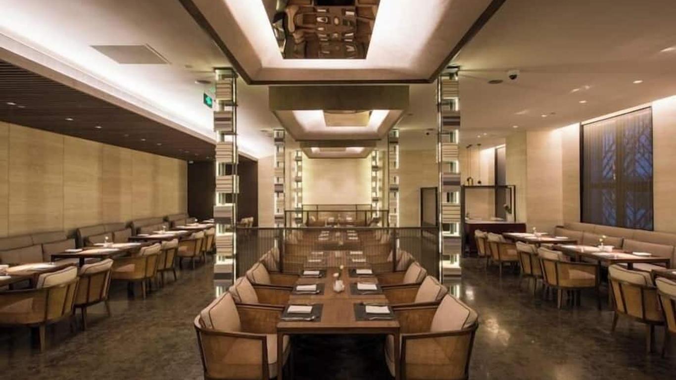 Joya Shanghai Xujiahui Hotel