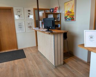 T10 Hotel Iceland - Hafnarfjordur - Front desk
