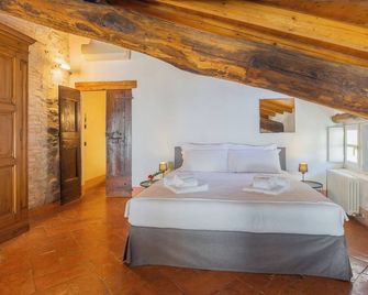 Antiche Mura Como by Rent All Como - Como - Makuuhuone