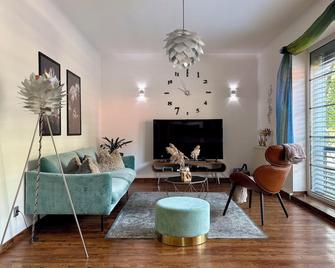 Bright design apartment at the foot of the Hutberg - Kamenz - Wohnzimmer