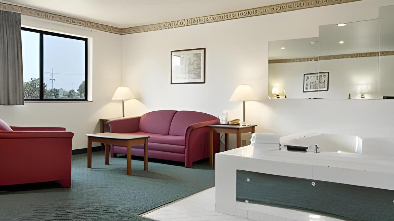 Super 8 by Wyndham Omaha Eppley Airport/Carter Lake