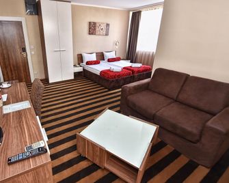 Balkan Hotel Garni - Belgrad - Schlafzimmer