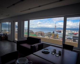 Departamentos 2 y 3 Ambientes en el Centro de la Ciudad, Gimnasio, Cocheras - Ushuaia - Balcony