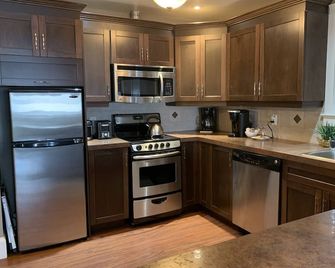 Feel at home when you're away - in our Elgin Suite! - Sudbury - Kitchen