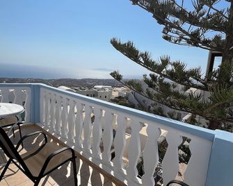 Stella Nomikou Apartments - Fira - Balcone