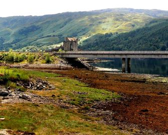 Eilean Donan View - Dornie