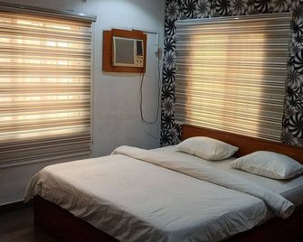 Calawazobia Hotel - Uyo - Bedroom