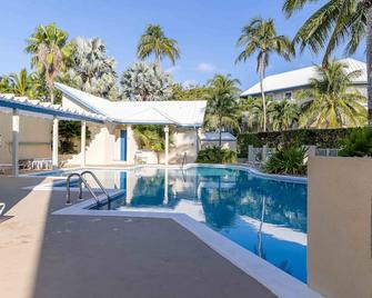 Grand Cayman Tranquility at its Best! - North Side - Pool