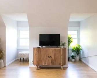 Cozy Apartment in Kansas City. Minutes to the Plaza and Rockhurst University - Kansas City