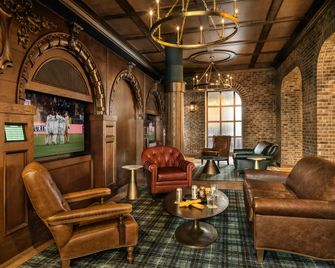 St. Louis Union Station Hotel, Curio Collection by Hilton - St. Louis - Lounge