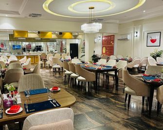Rt Grace Hotel Sukkur - Sukkur - Restaurant