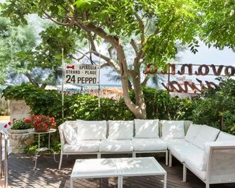 Giovanna Regina Hotel - Gabicce Mare - Patio