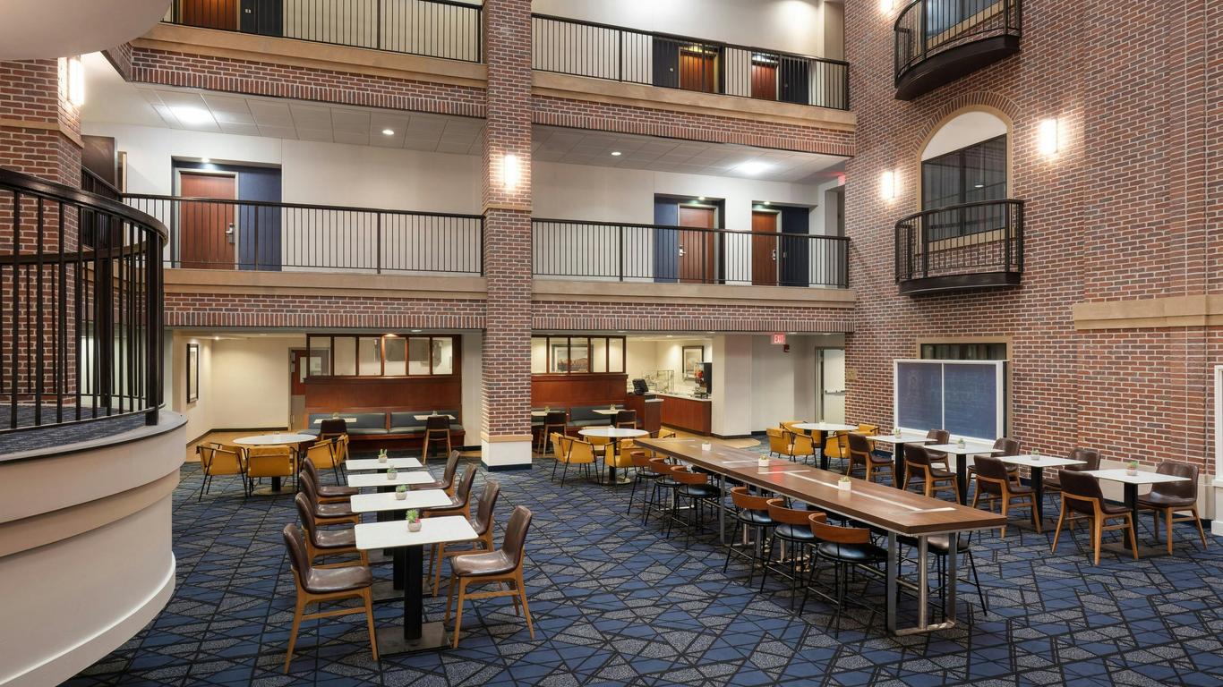 Courtyard by Marriott Wichita at Old Town