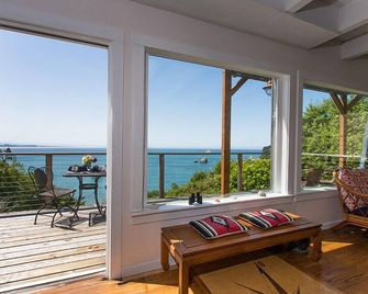 Pelican's Nest - Beach & Dog Lover's Paradise! - Trinidad - Balcony