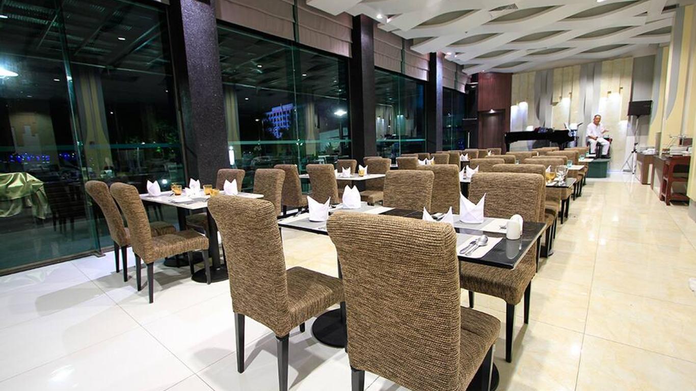 โรงแรมอัลวาเรซ