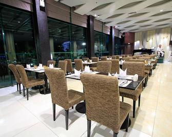 Alvarez Hotel - Buri Ram - Restaurante