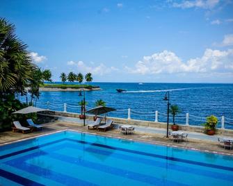 Kudat Golf & Marina Resort - Kudat - Piscina