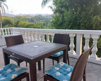 Red Hassell Manor - Port Antonio - Balcón