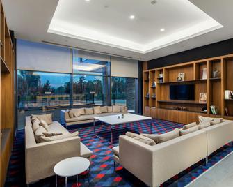 Hampton by Hilton Izmir Aliaga - Esmirna - Lounge