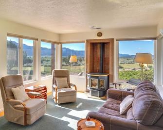 Zion Mountain Guest House with Canyon Vistas! - New Harmony - Sala de estar