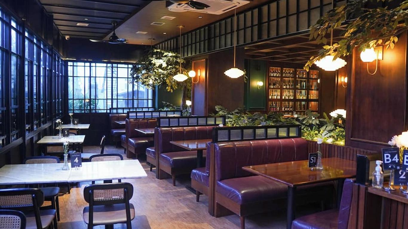 New Hollywood Hotel