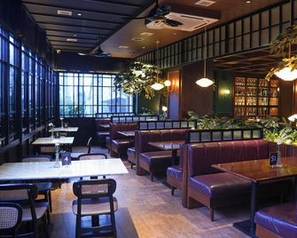 New Hollywood Hotel - Pekanbaru