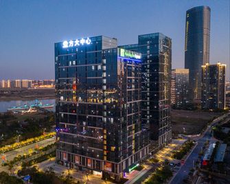 Holiday Inn Express Nanchang Riverside by IHG - Nanchang - Bâtiment