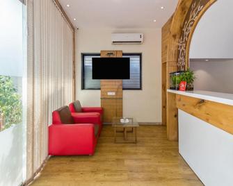 Hotel Grandeur-Near Mumbai International Airport - Mumbai