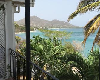 Green Roof Inn - Carriacou - Balcón