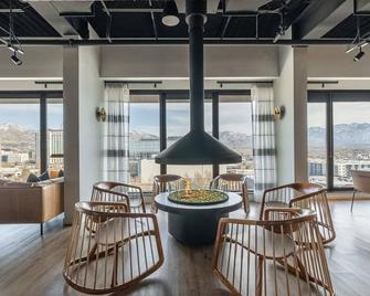 Downtown Stylish Cozy Vibe Work Area Free pkg Gym - Salt Lake City - Dining room
