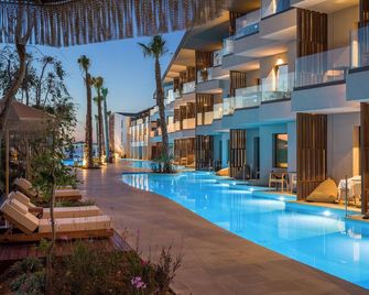 Nalu Resort & Spa - Adelianos Kampos - Pool