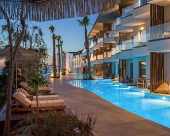 Nalu Resort & Spa - Adelianos Kampos - Pool