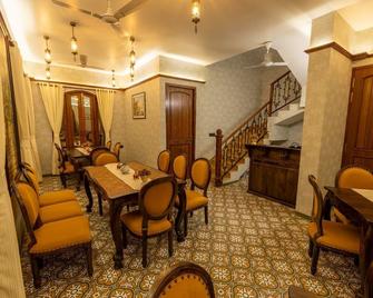 Ishaan Holiday Home - Alibag - Restaurant