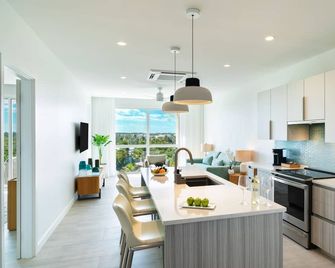 Ellipse Resort, Grace Bay /Jr Suite One Bedroom with Grace Bay Street View - Grace Bay - Keuken