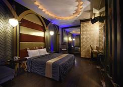 Sun Garden Motel Ming Cheng 2989 6332 -