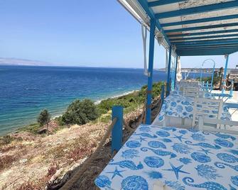 Fener Hotel Cafe & Kahvalti - Cesme - Balkon