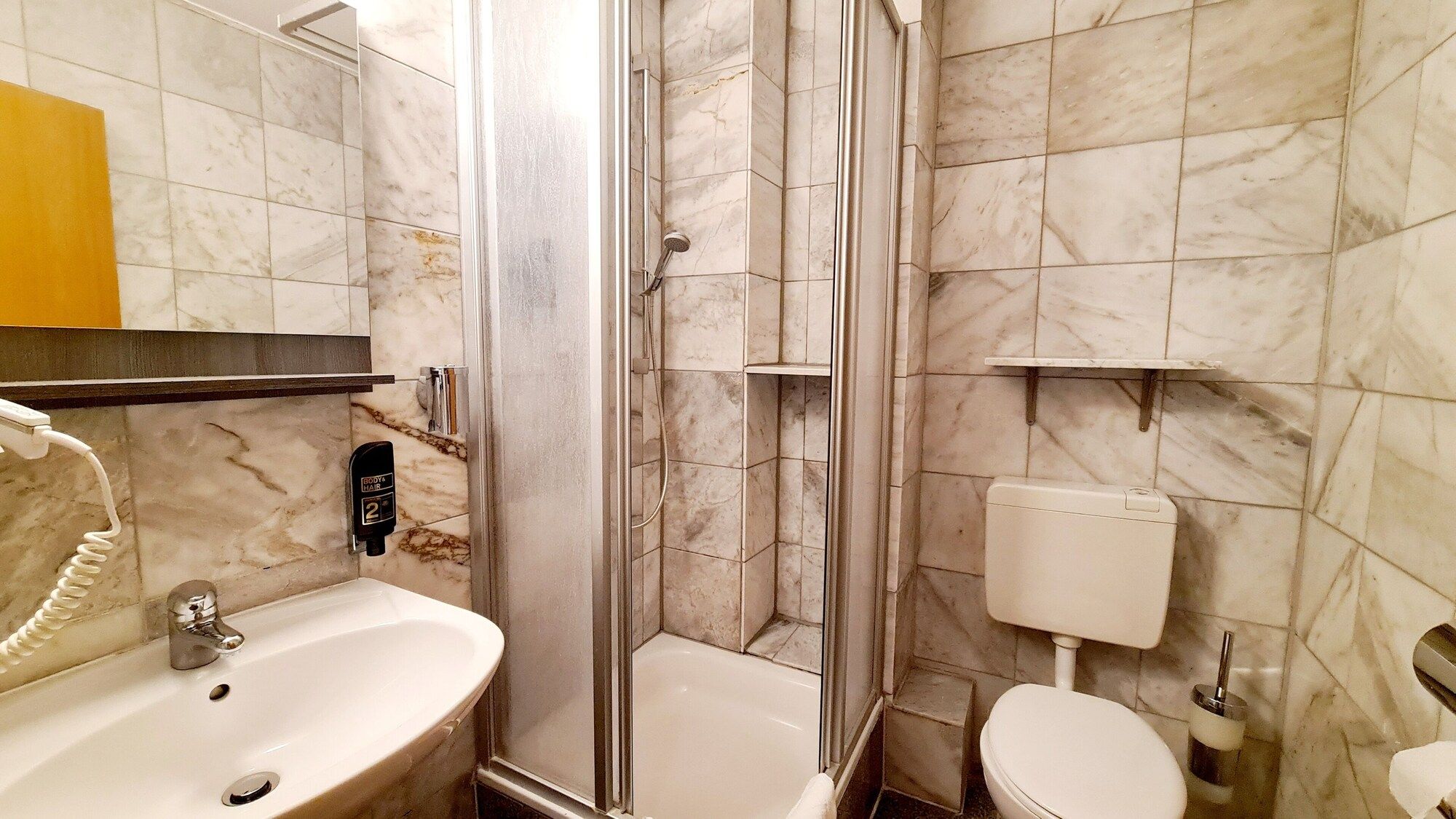 Hotel Zentrum Hannover - האנובר - חדר רחצה