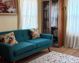 Chateau shabbychic - Mahwah - Вітальня