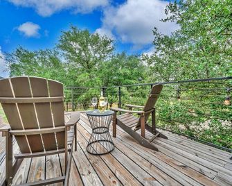 Oak Harbor - Container Home Near Baylor, Magnolia - Bellmead - Balcón
