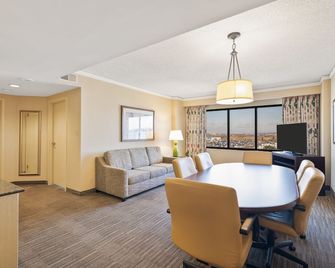 Harmony Suites - Secaucus - Sala de jantar