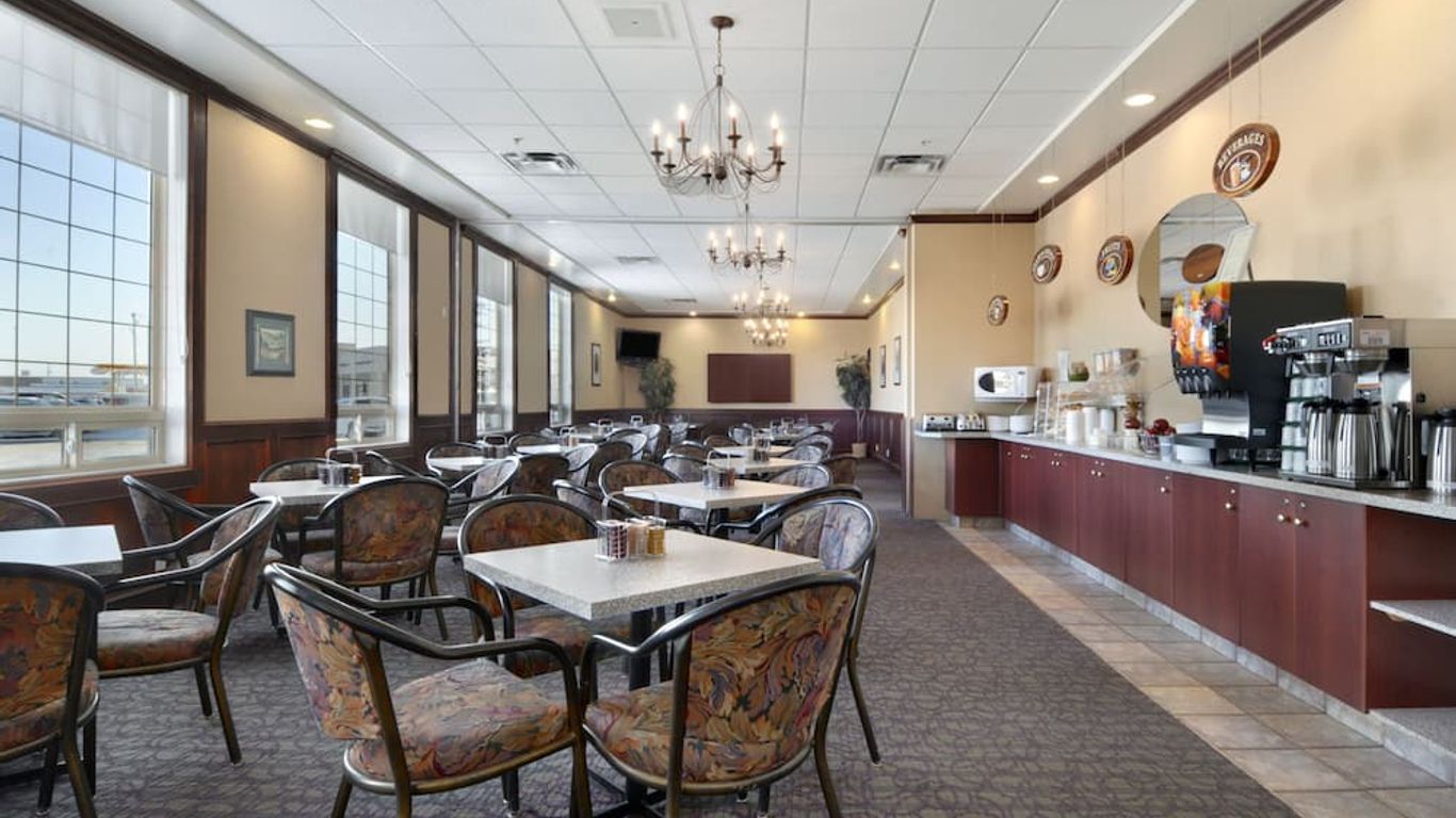 Ramada by Wyndham Red Deer Hotel & Suites