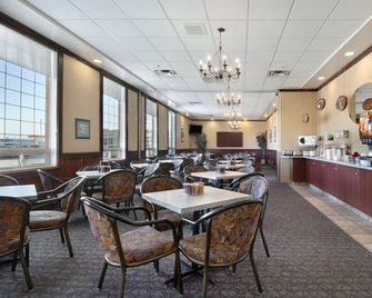 Ramada by Wyndham Red Deer Hotel & Suites - Red Deer - Restaurant