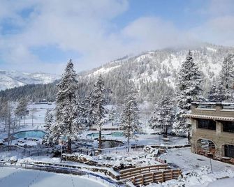 Dav's Slopeside King Studio -- Resort & Spa at Everline - Olympic Valley