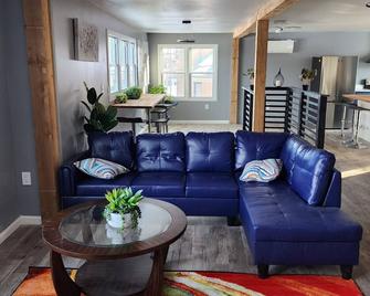 Large open concept Apartment in downtown Waterville. Completely renovated - Waterville - Living room