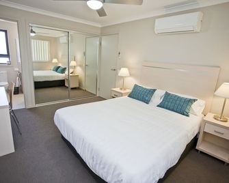 Stonewood Villas - Chinchilla - Bedroom