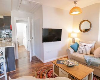 Uptown - Manhattan House - Llandudno - Living room