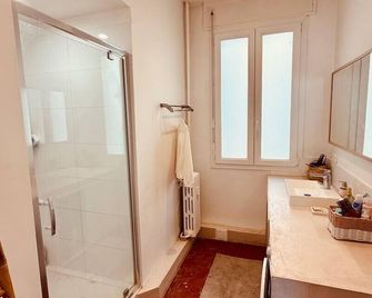 Charming Apartment at 10mn du Vieux Port - Marseille - Kylpyhuone