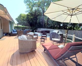 Comfortable Entire House For Rent 4 Bed - Port Washington - Patio