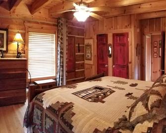 Beautiful Sunsets & Amazing Stars in every season, Family-owned gem. - Meadows of Dan - Habitación